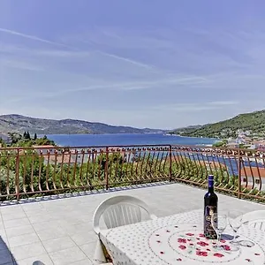 Nino Apartament Seget Vranjica